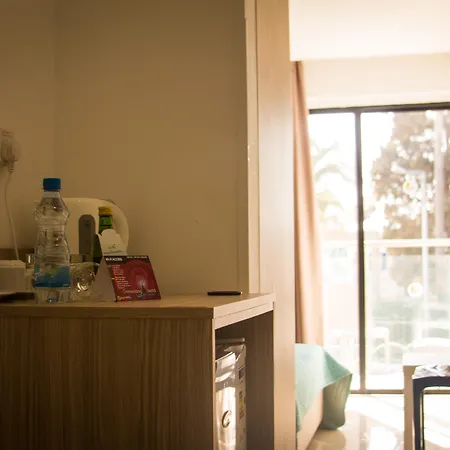 ホテル Pambos Napa Rocks - Adults Only